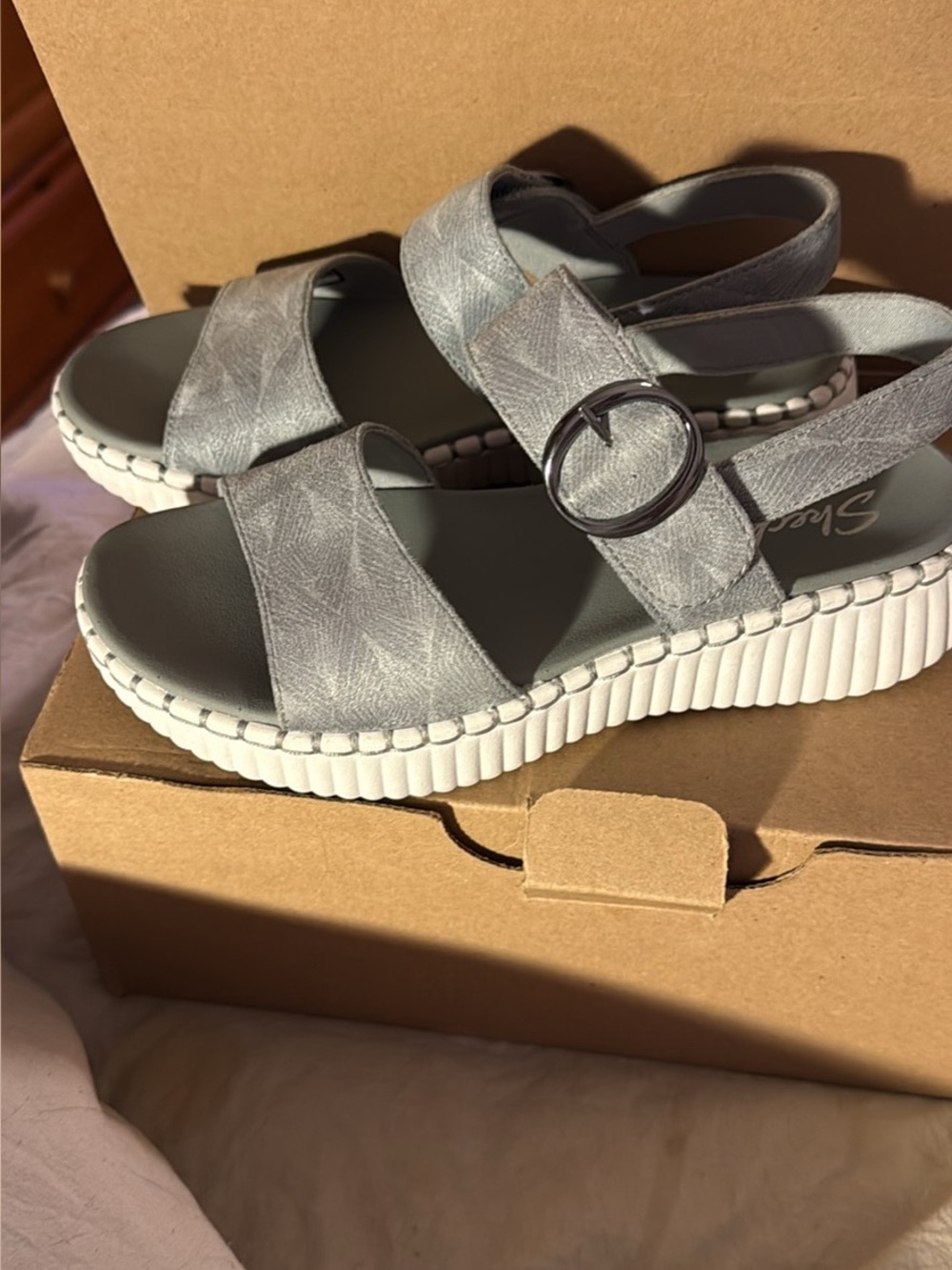 Skechers Black Luxe Foam Slip-On Sandal